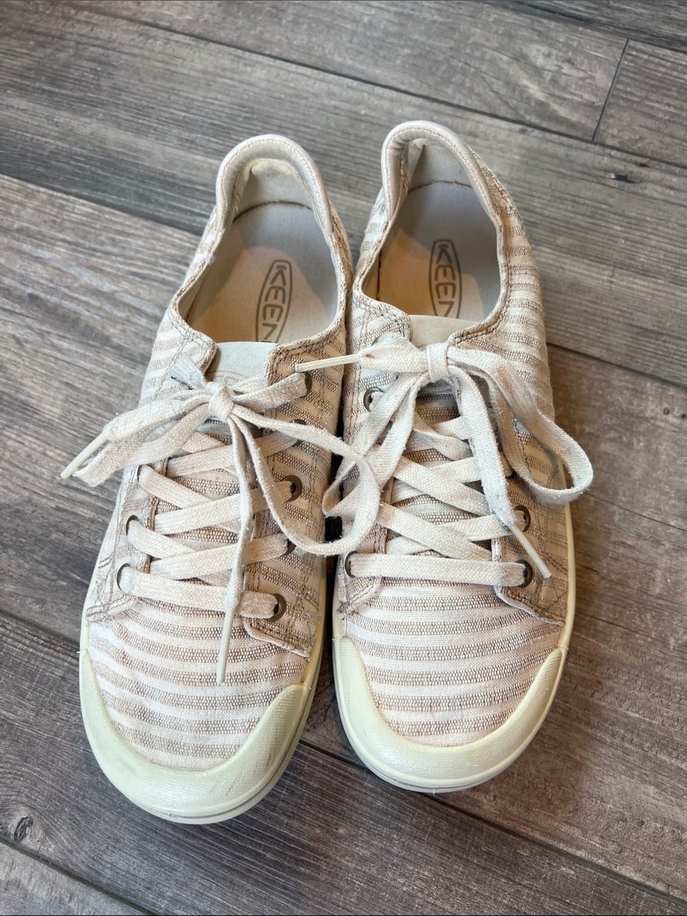Keen Women's Elsa IV Canvas Lifestyle Sneakers in beige. Size8.5